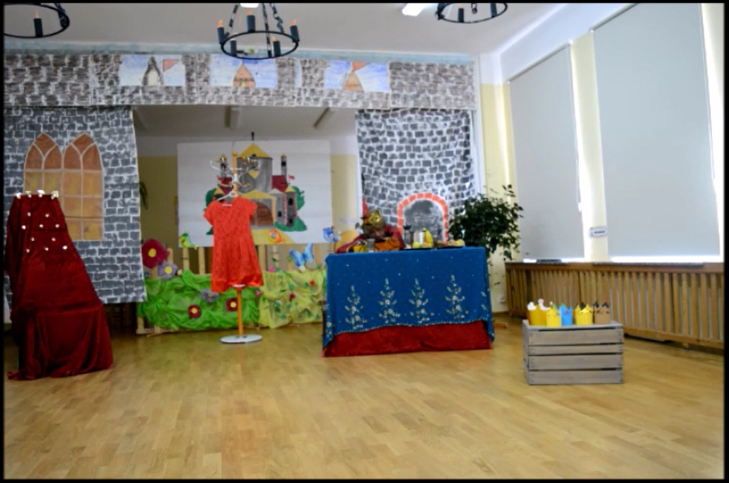 Teatrzyk Koronkowa Sukienka -1
